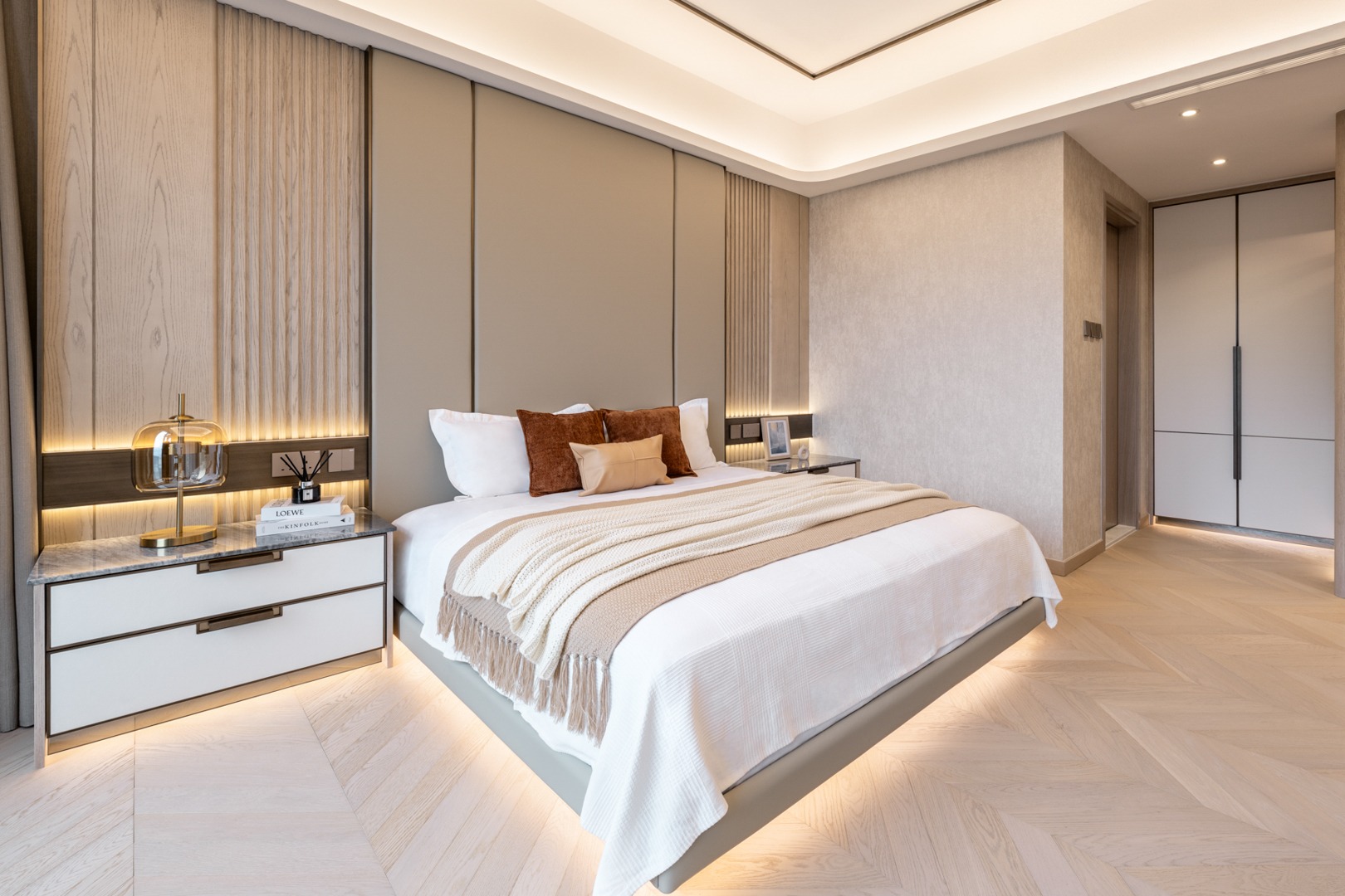 Creating a Hotel-Like Bedroom at Home